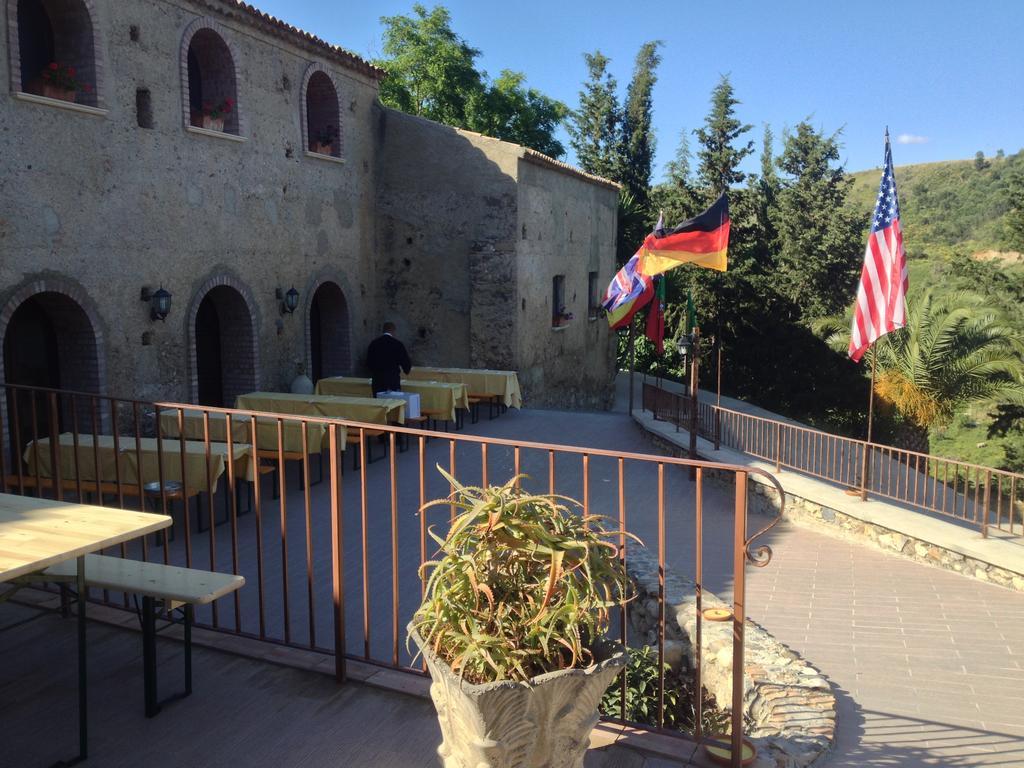 L'Anticocasale Pension Altomonte Buitenkant foto